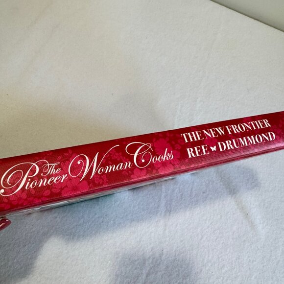 REE DRUMMOND The Pioneer Woman Cooks THE NEW FRONTIER Cookbook - Picture 2 of 9